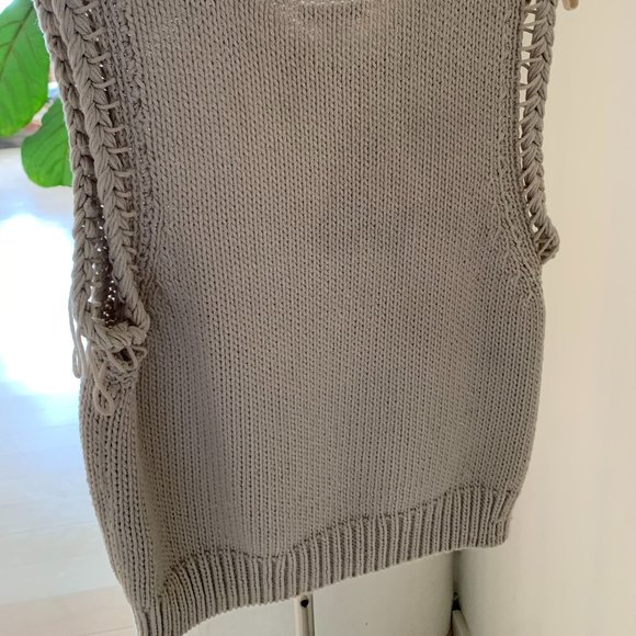 Club Monaco Braided Sleeveless Sweater - Picture 4 of 4